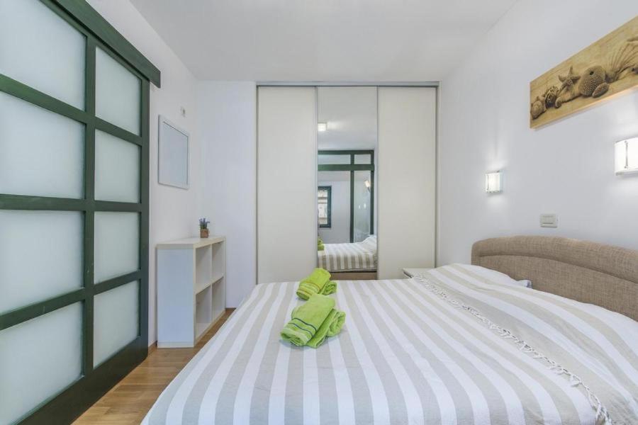Apartment Matea Novigrad  ภายนอก รูปภาพ