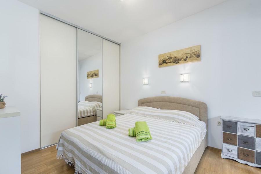Apartment Matea Novigrad  ภายนอก รูปภาพ