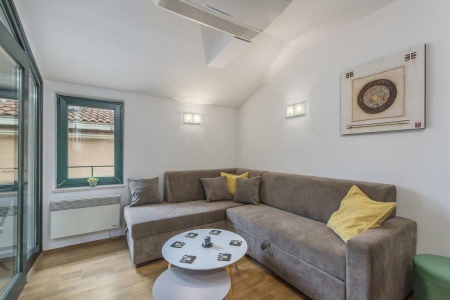 Apartment Matea Novigrad  ภายนอก รูปภาพ