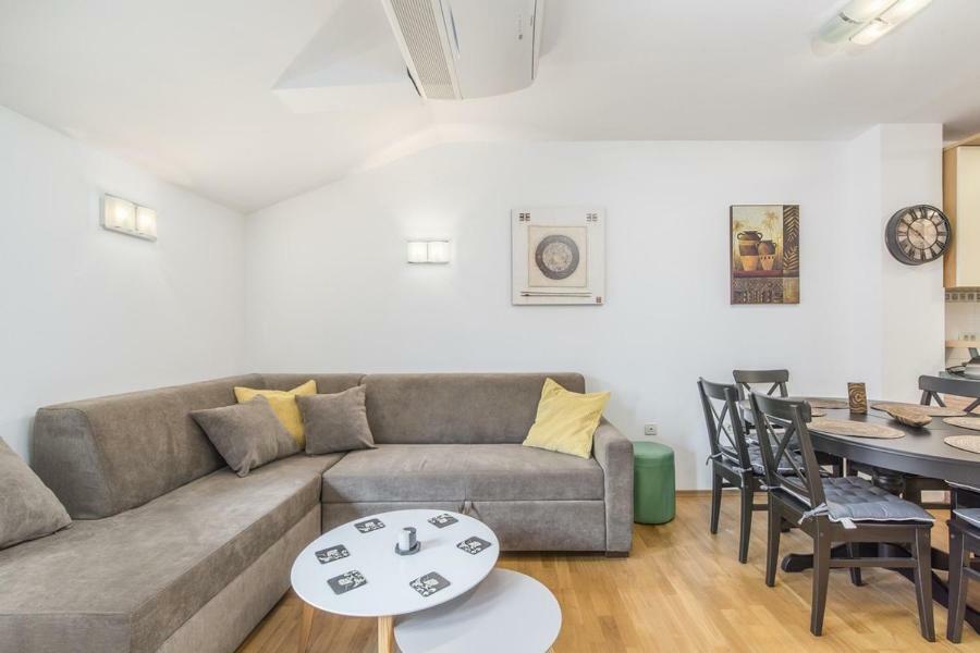 Apartment Matea Novigrad  ภายนอก รูปภาพ